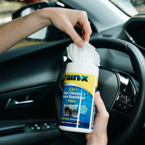 wipes glass cleaner & rain repellent rainx usage